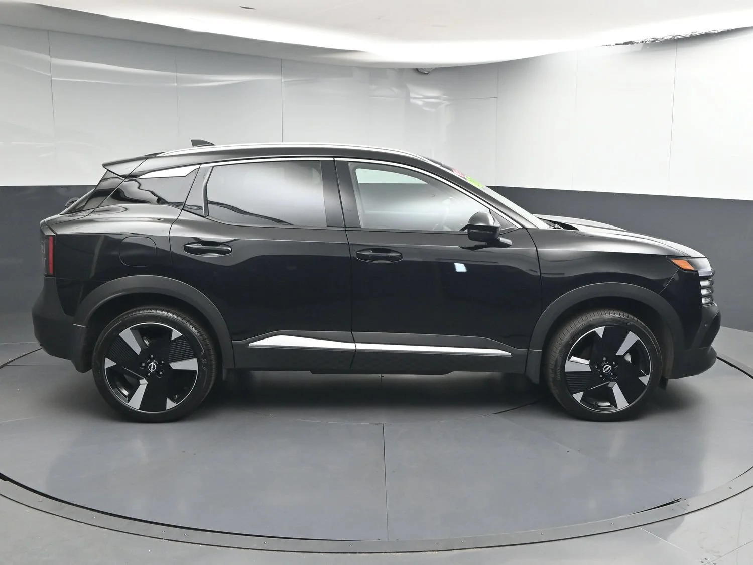 Certified Used 2026 Super Black Nissan SR image 8