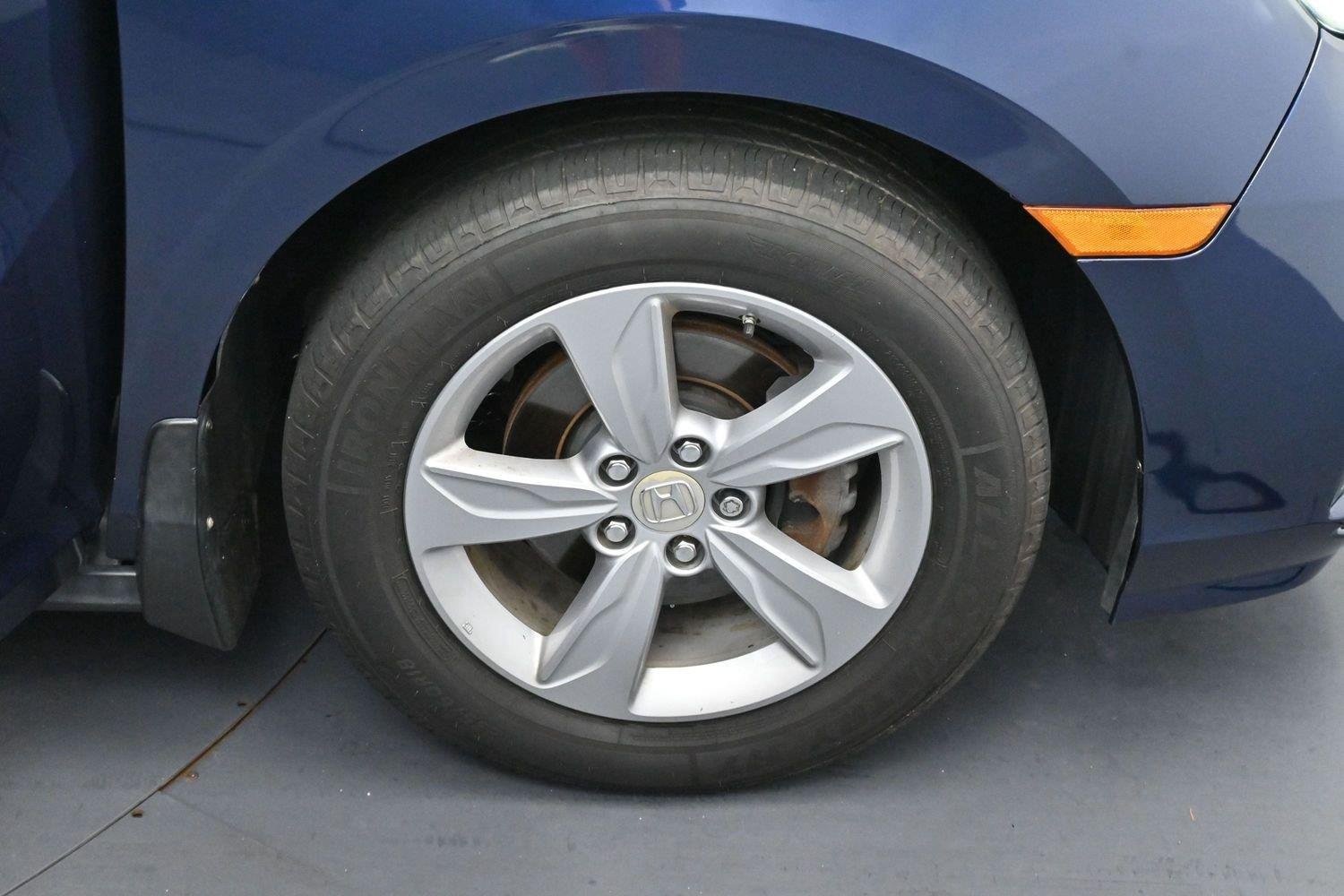 Used 2018 Blue Honda EX-L image 33