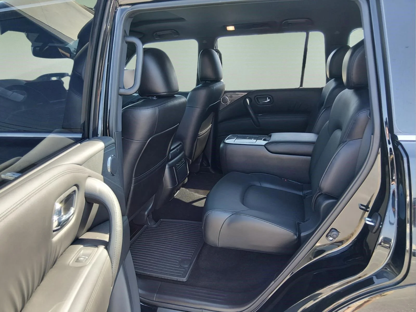 Used 2023 Super Black Nissan SL image 20