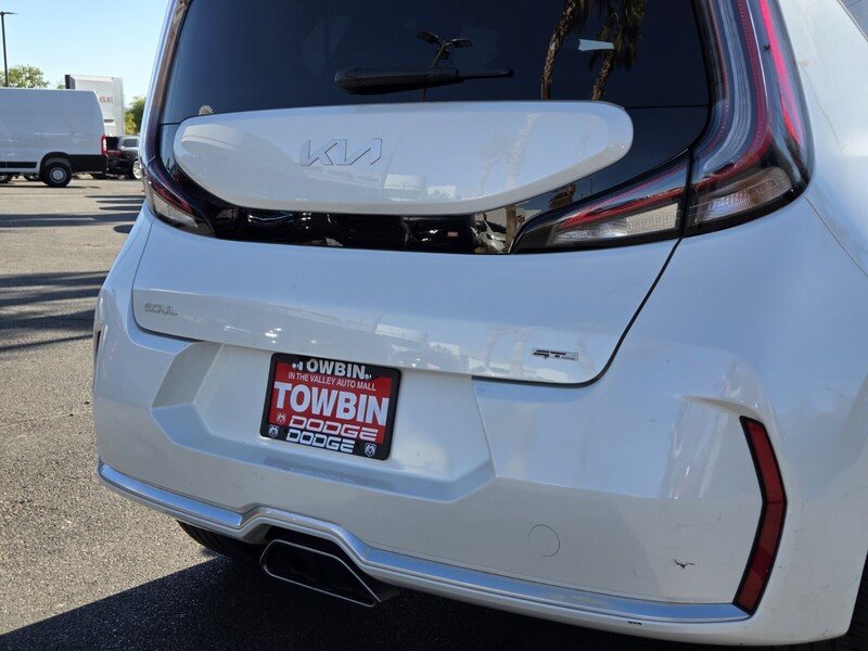 Used 2023 White Kia GT-Line image 33
