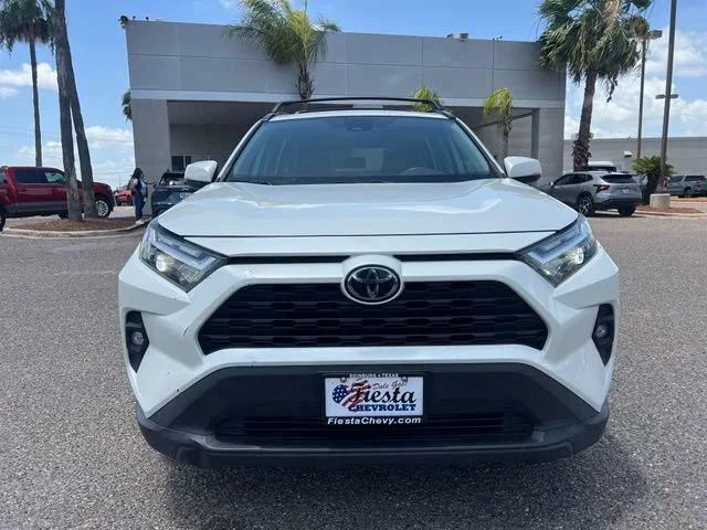 Used 2022 White Toyota XLE Premium image 2