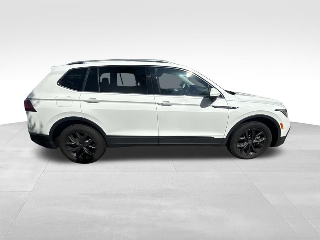 Used 2024 White Volkswagen 2.0T SE image 8