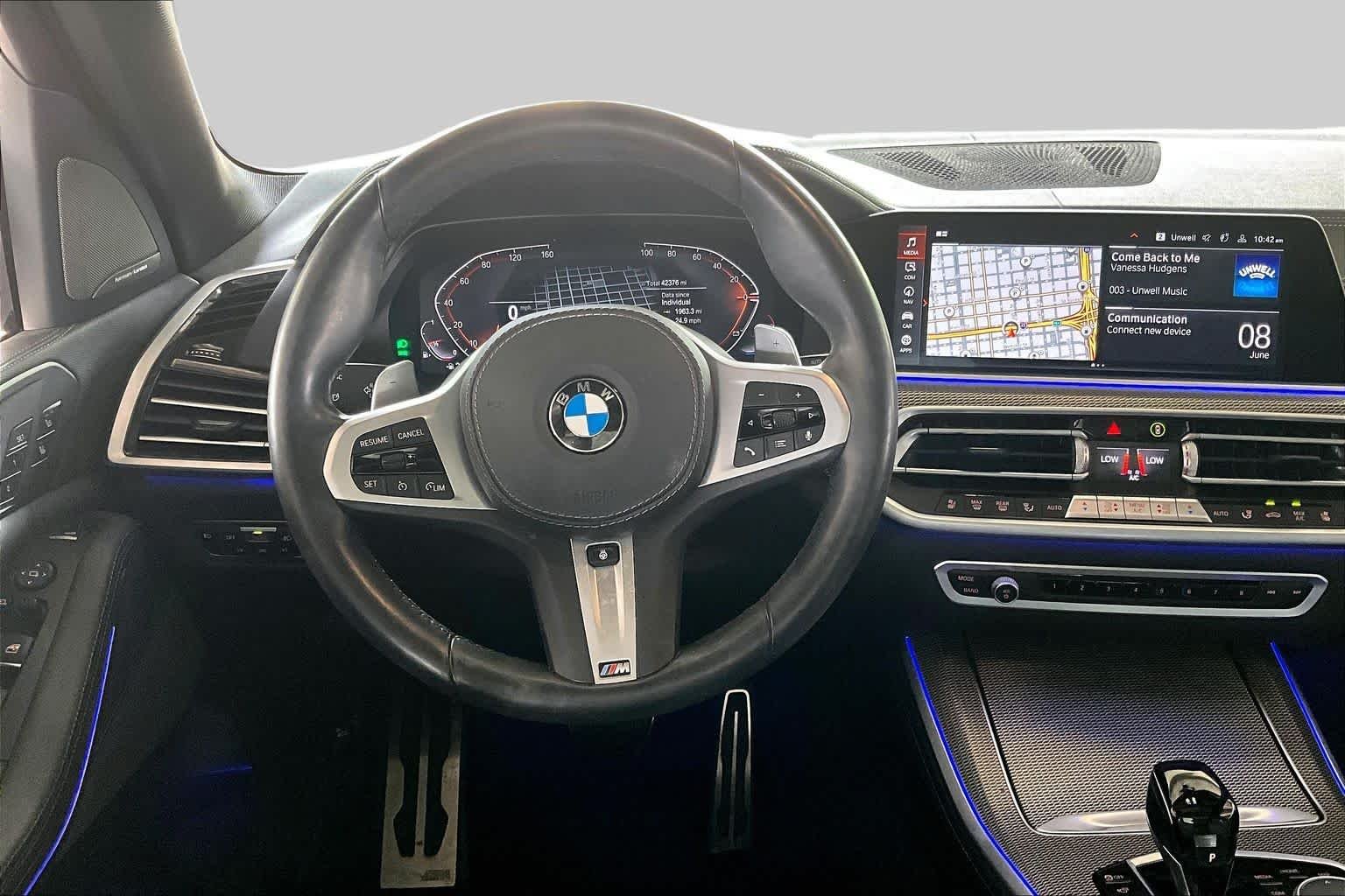 Used 2021 Black Sapphire Metallic BMW sDrive40i image 5
