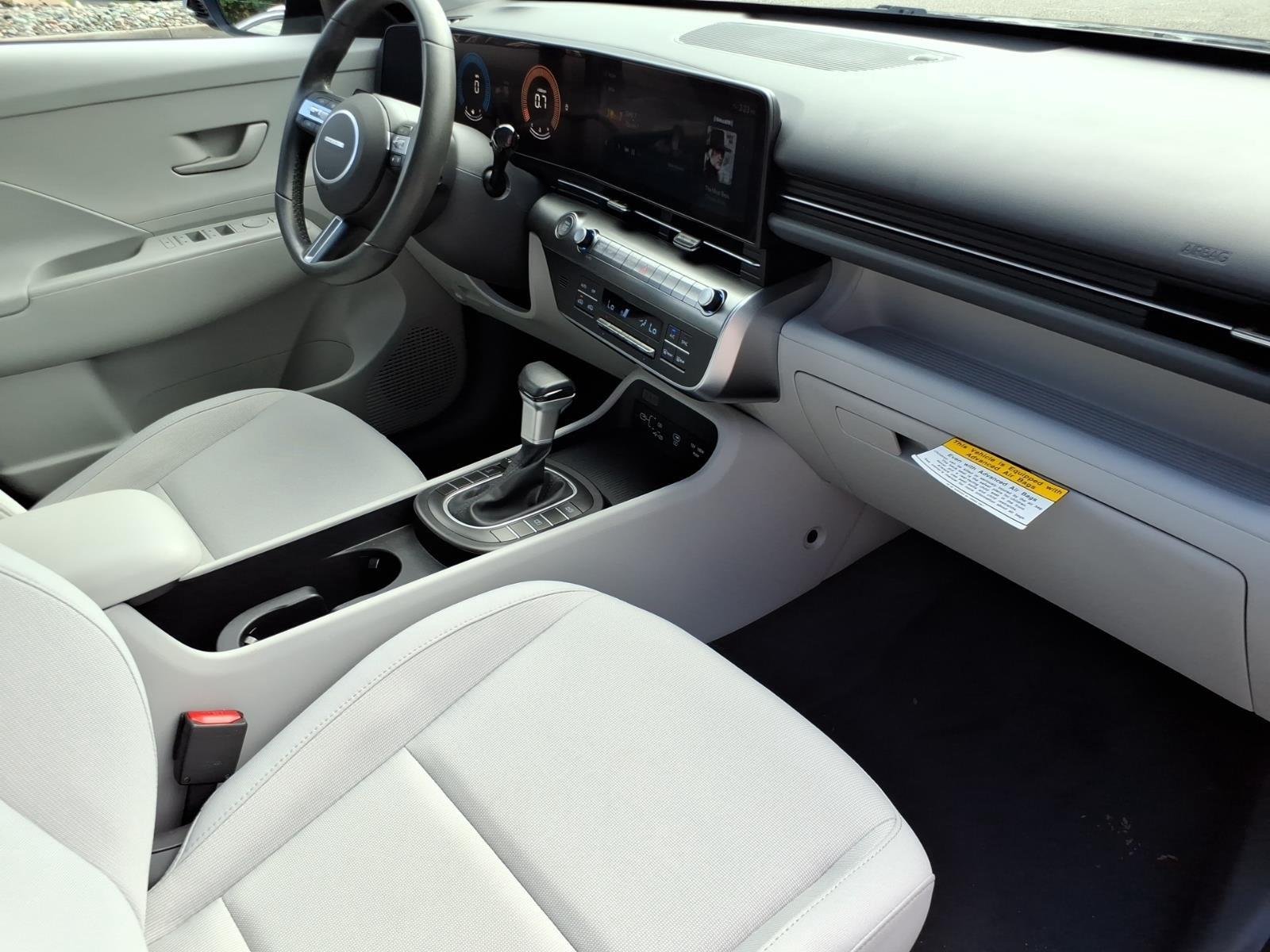 Used 2025 Abyss Black Pearl Hyundai SEL image 24