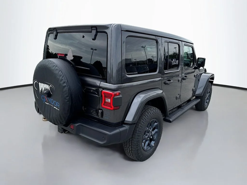 New 2026 Granite Crystal Metallic Clearcoat Jeep 85th Anniversary image 4