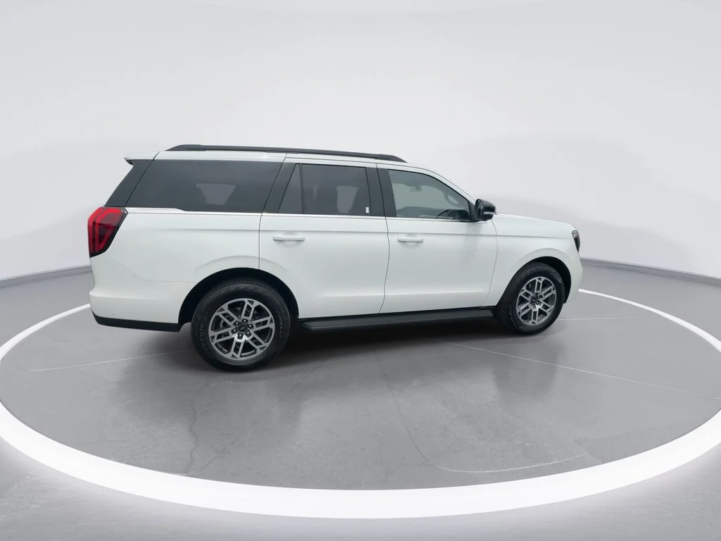 Used 2025 White Ford Active image 9