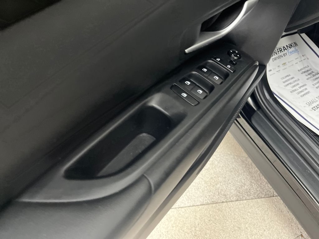 Used 2024 Black Hyundai SE image 10