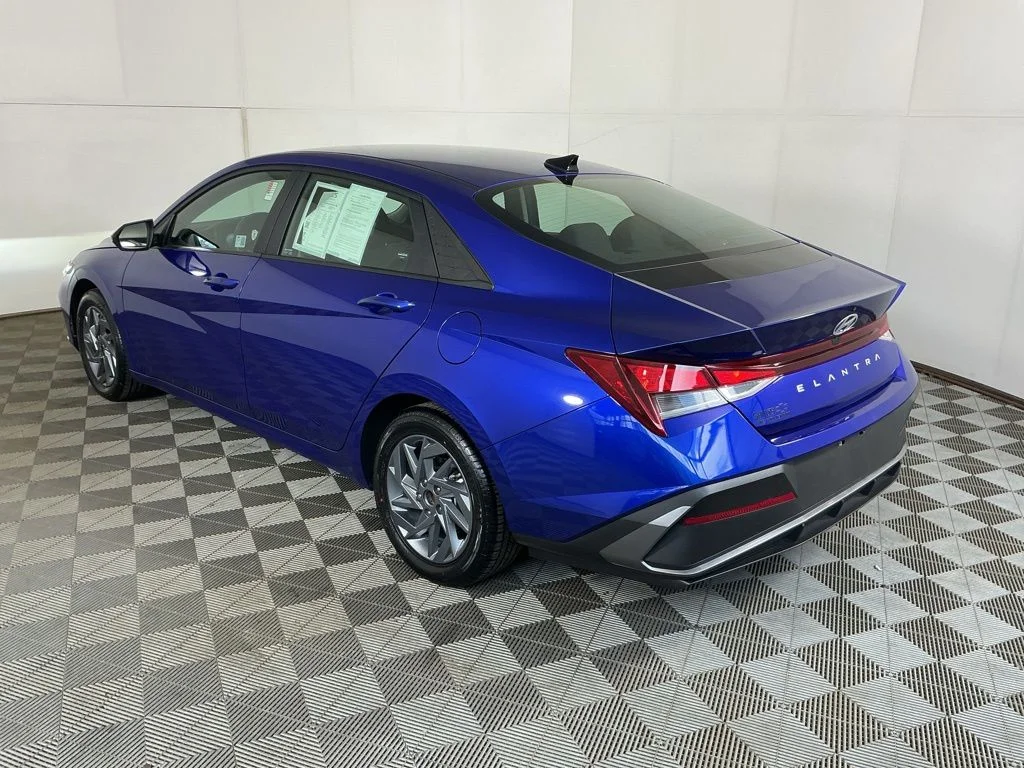 Certified Used 2024 Blue Hyundai SEL image 9