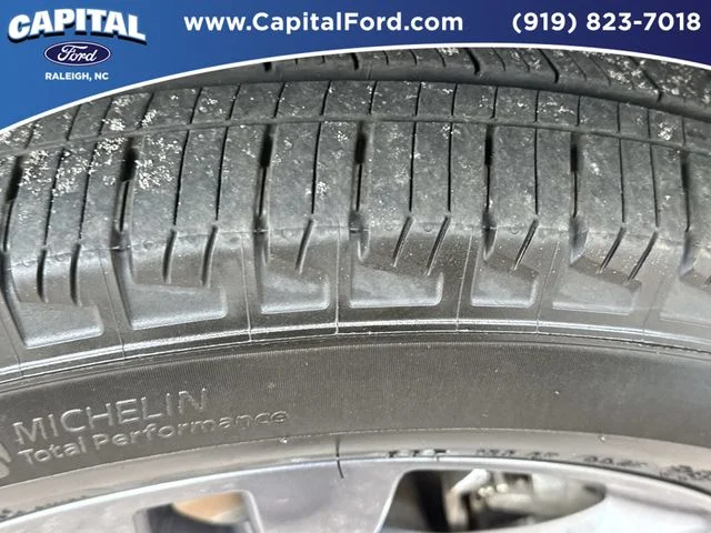 Used 2023 Green Ford XLT image 14