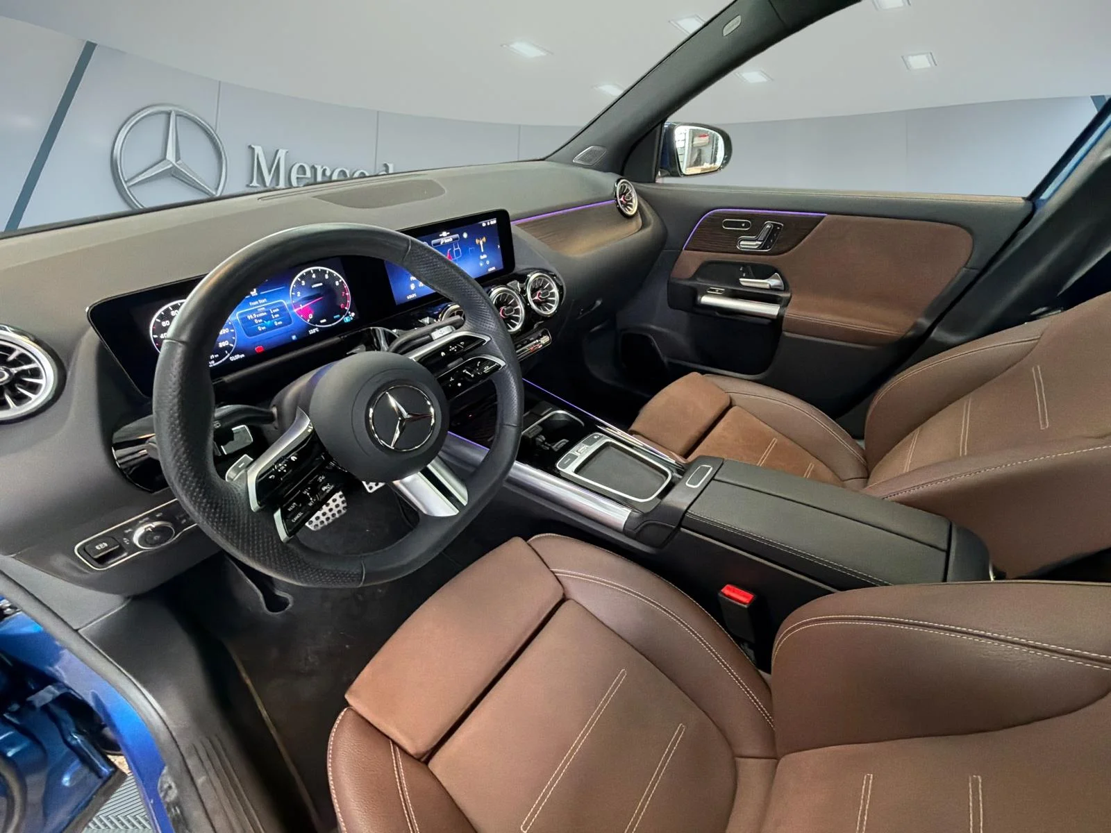 Certified Used 2025 Blue Mercedes-Benz 250 4matic Suv image 11