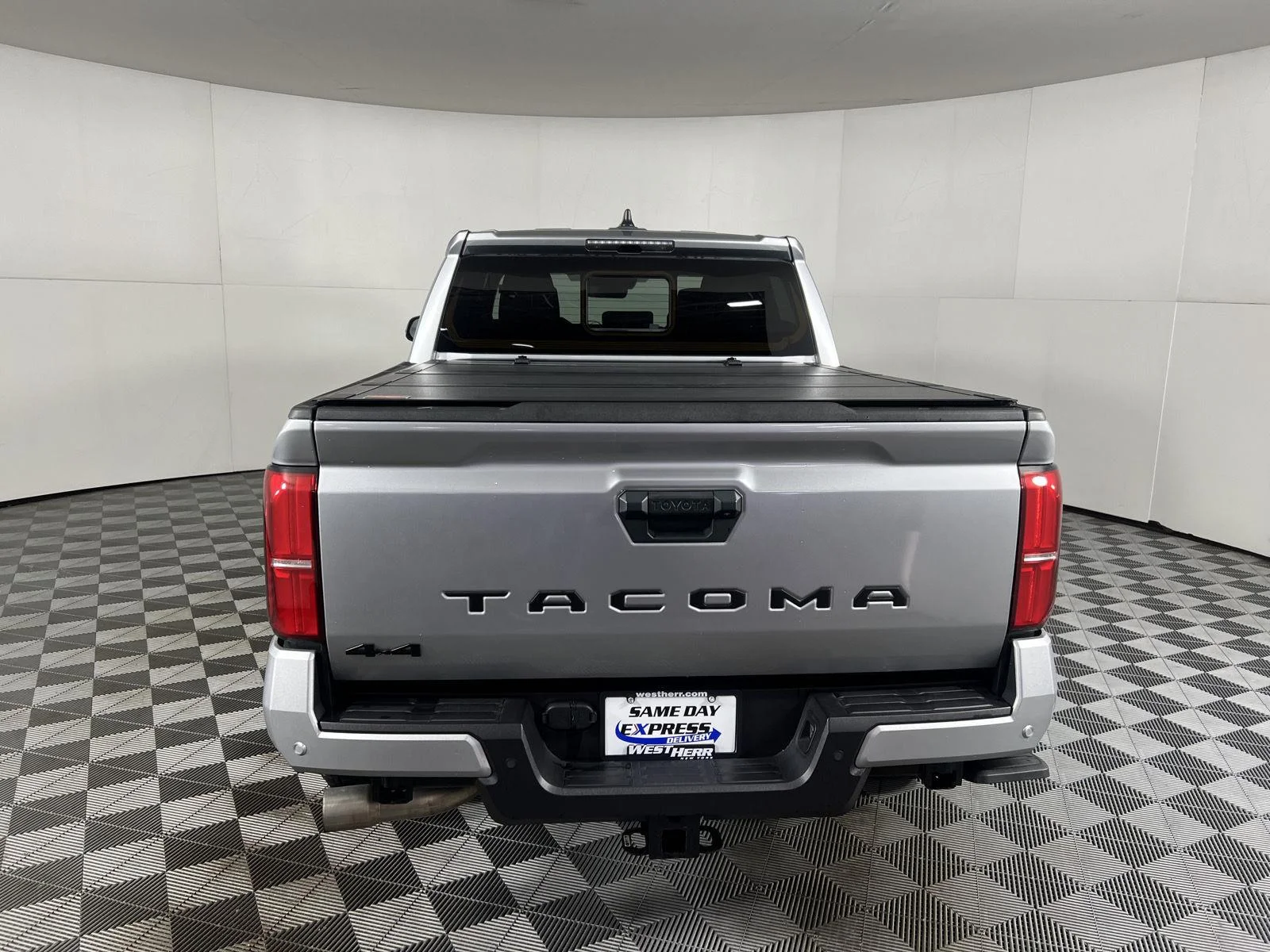 Used 2024 Gy Toyota SR5 image 6