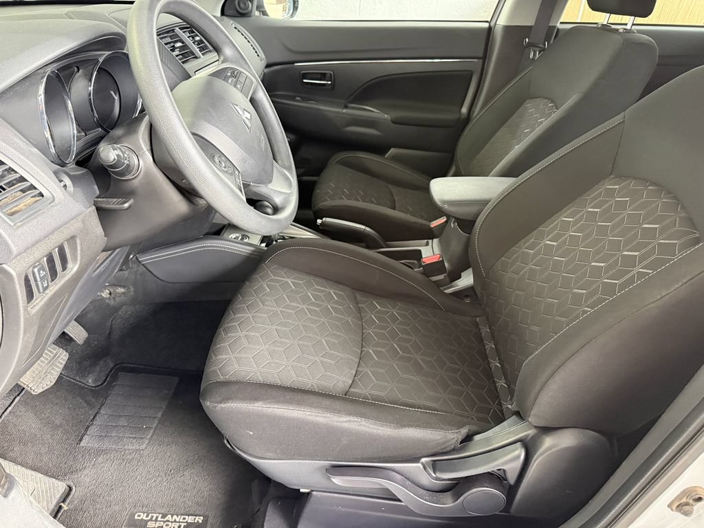 Used 2024 White Mitsubishi S image 13
