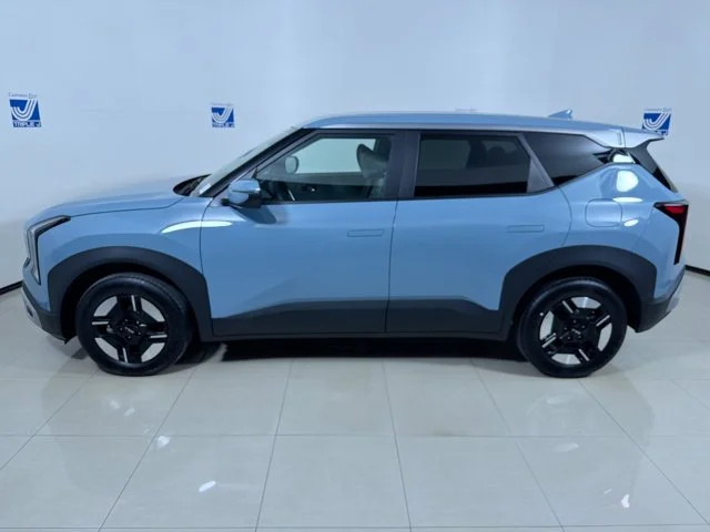 New 2027 FROST BLUE Kia LX image 5
