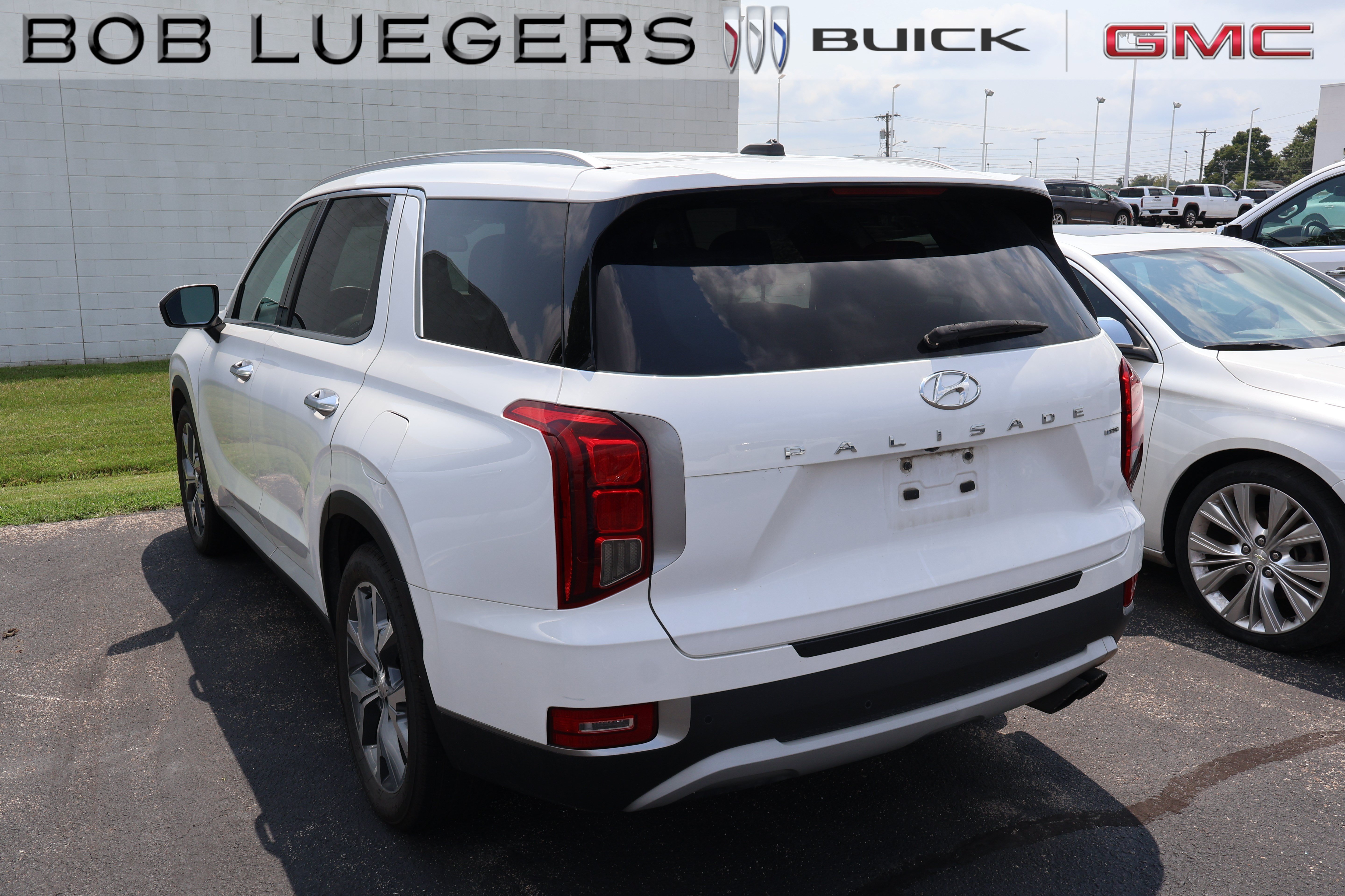 Used 2020 White Hyundai SEL image 3