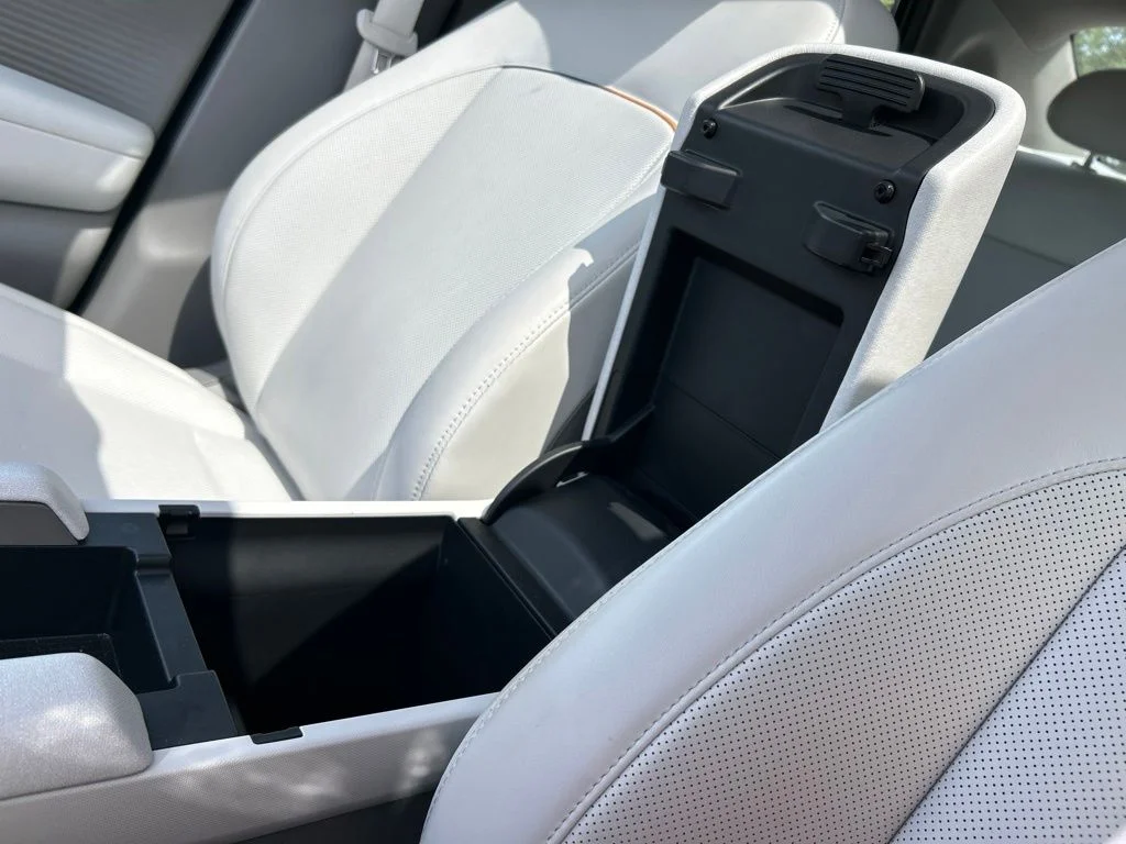 Used 2023 White Hyundai Limited image 40