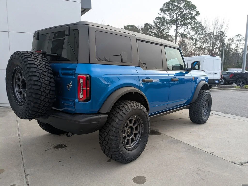 New 2025 Velocity Blue Metallic Ford Badlands image 4