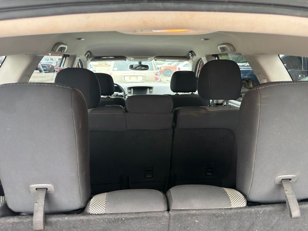 Used 2017 Glacier White Nissan SV image 10