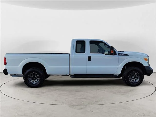 Used 2015 White Oxford White Ford 4WD SUPERCAB 158  XL image 5