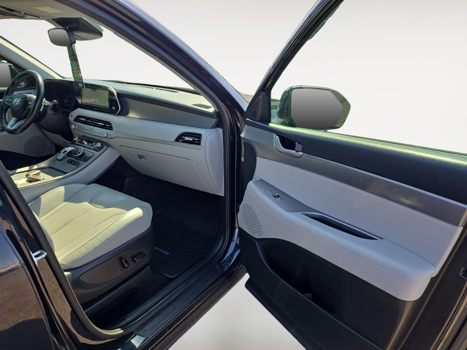 Used 2021 Moonlight Cloud Hyundai SEL image 9