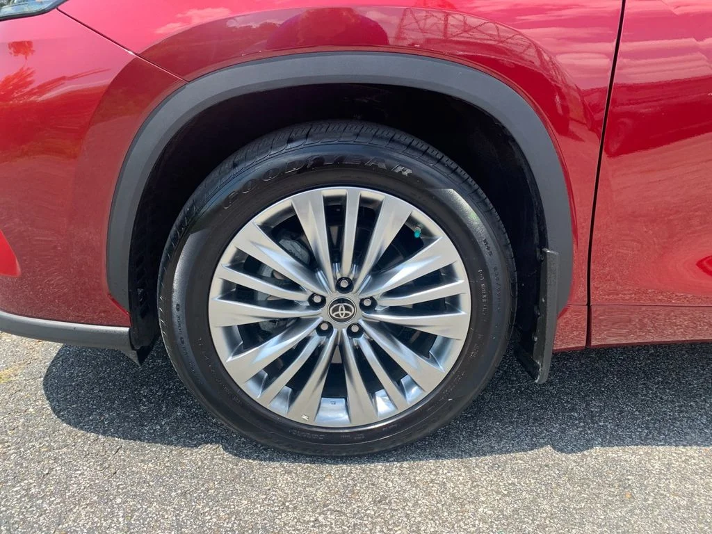 Used 2025 Red Toyota Platinum image 35