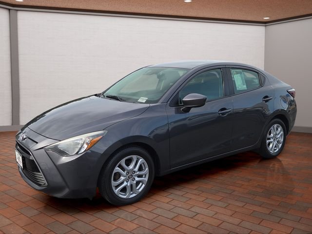 Used 2017 Graphite Toyota Base image 22
