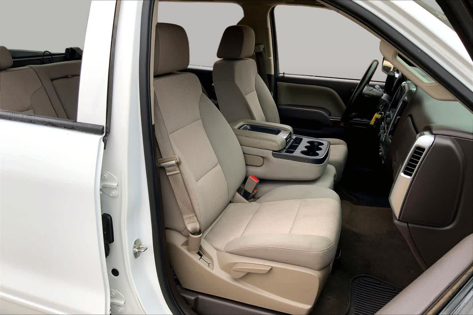 Used 2016 Summit White Chevrolet LT image 8