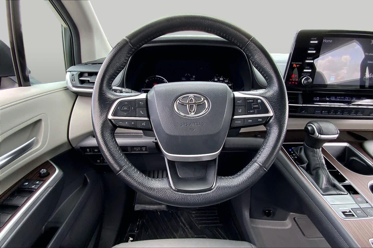 Used 2021 Blizzard Pearl Toyota XLE image 6