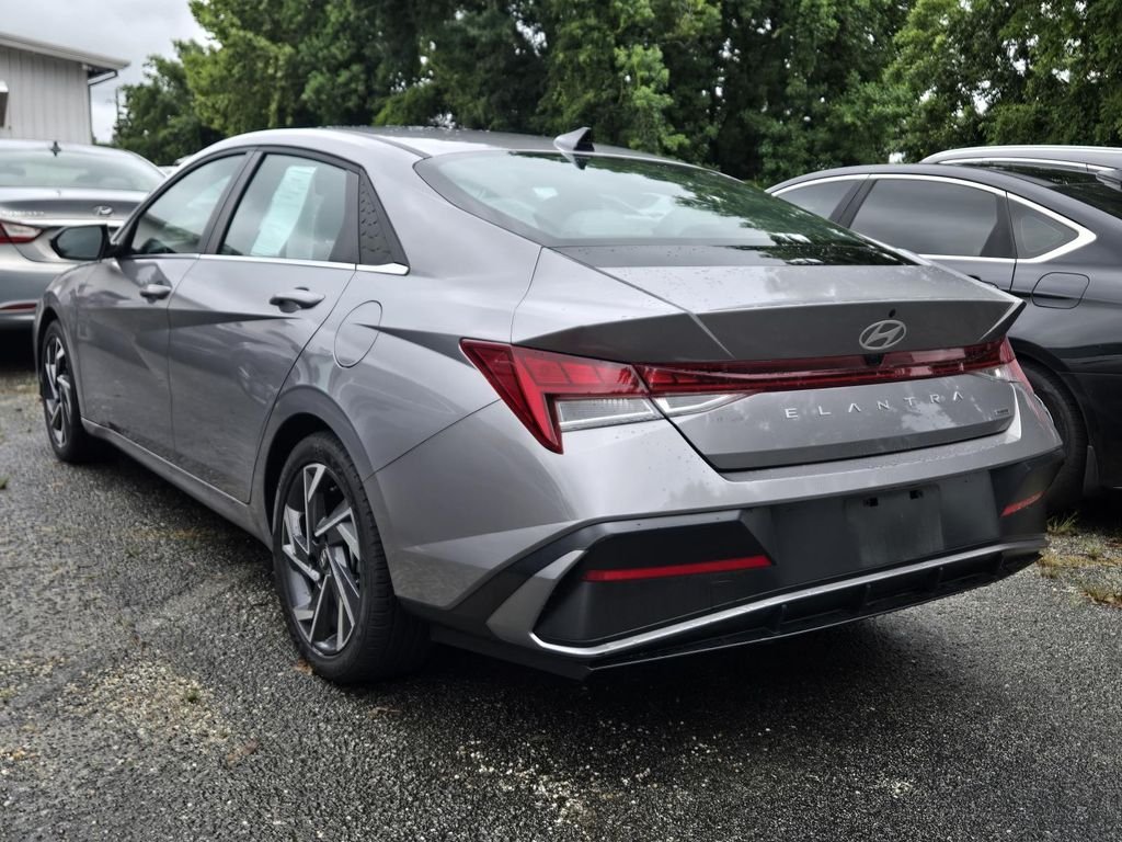 Used 2025 Silver Hyundai Limited image 4