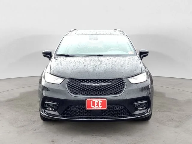 New 2026 Diamond Black Crystal Pearlcoat Chrysler LIMITED AWD image 9