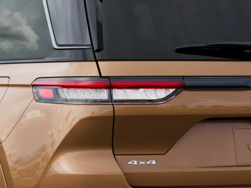 New 2026 Copper Shino Metallic Clear-Coat Exterior Paint Jeep Limited Reserve image 5