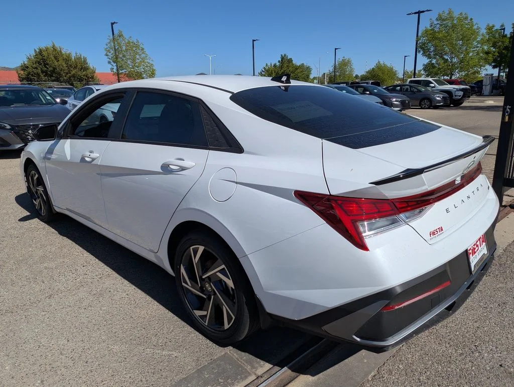 New 2025 White Hyundai SEL Sport image 4
