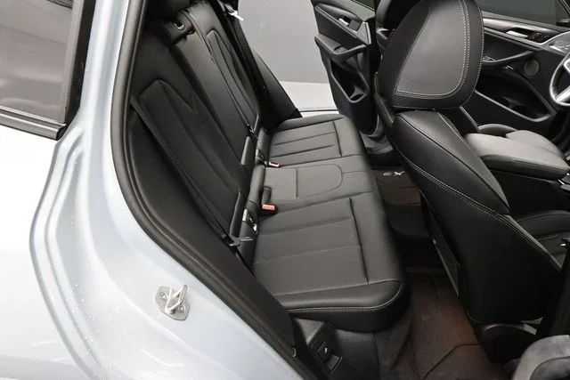 Used 2024 Gray BMW xDrive30i image 16