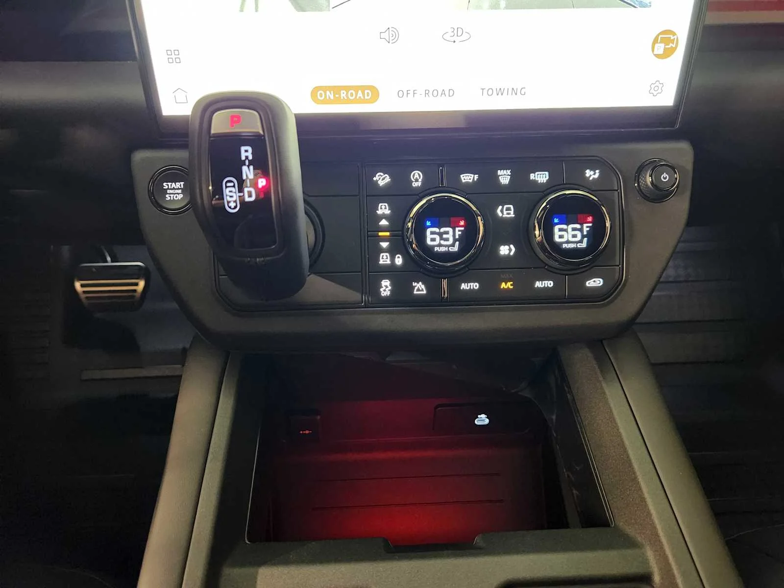 New 2026 Borasco Grey Metallic Land Rover OCTA image 35