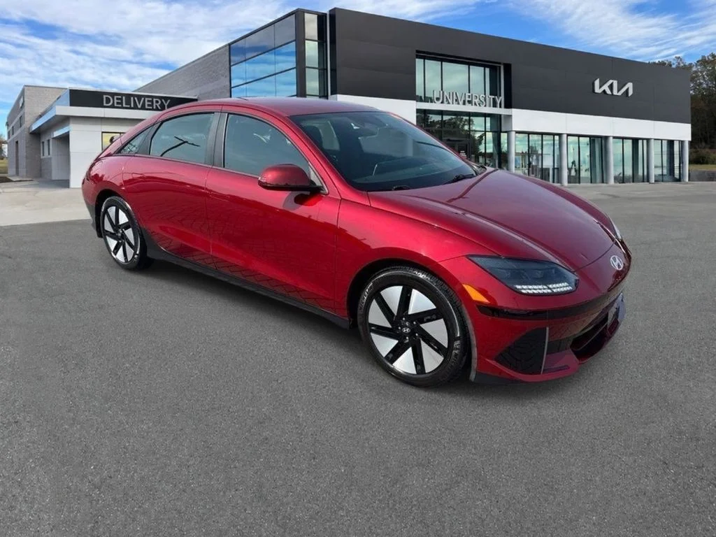 Used 2023 Red Hyundai SE Standard Range image 1