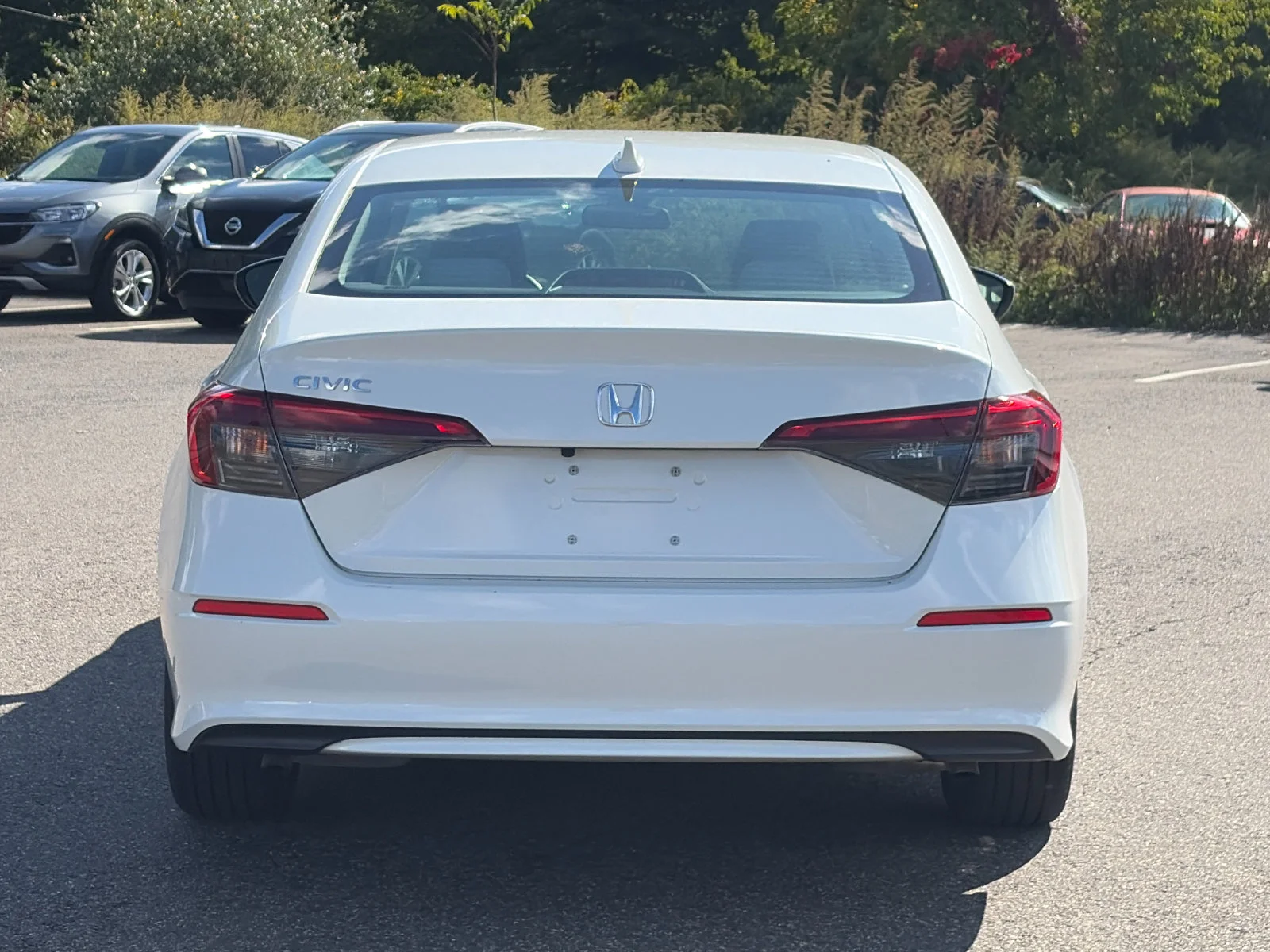 Used 2024 Platinum White Pearl Honda EX image 4