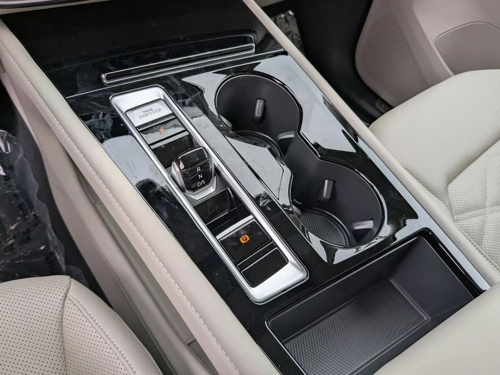 New 2026 Green Volkswagen 2.0T SE w/Technology image 22