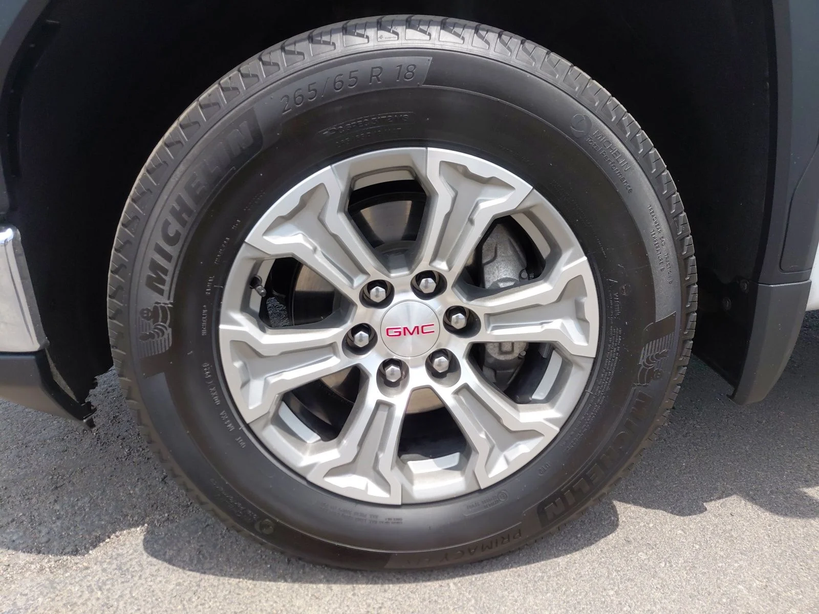 Used 2025 White GMC SLT image 13