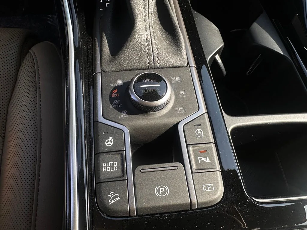 New 2026 White Kia X-Line SX image 18