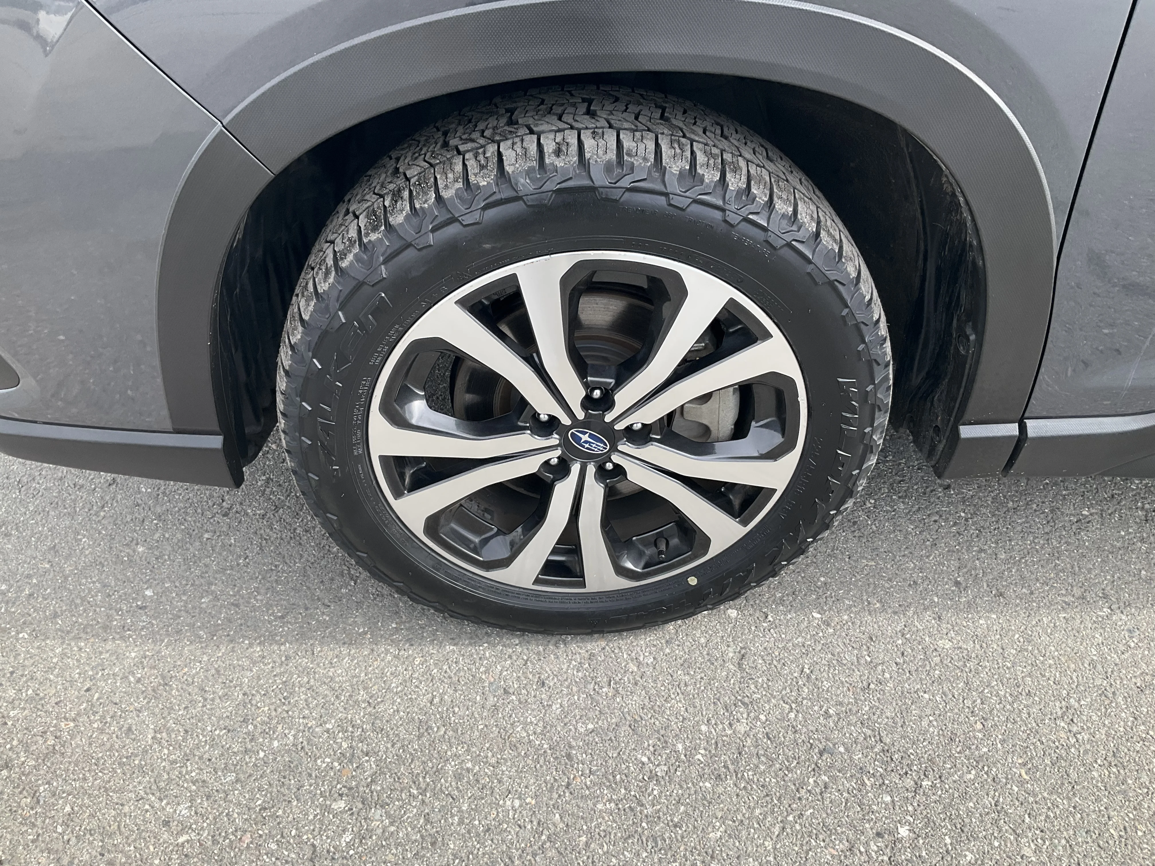 Used 2024 Magnetite Gray Metallic Subaru Limited image 6