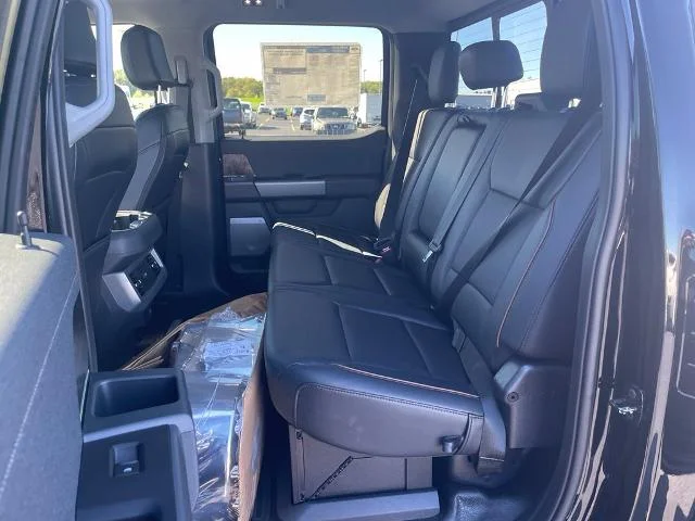 New 2027 Agate Black Metallic Ford F-450® LARIAT® image 55