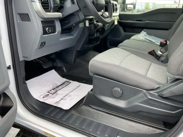 2025 Ford F-550 Super Duty Chassis Cab XL - Photo 13