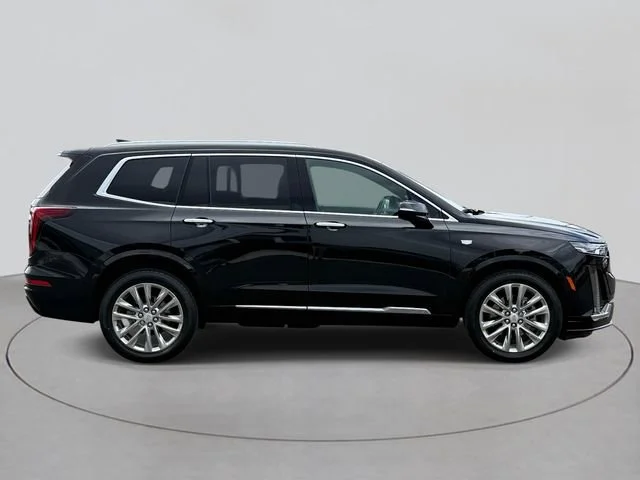 Used 2022 Stellar Black Metallic Cadillac Premium Luxury image 4