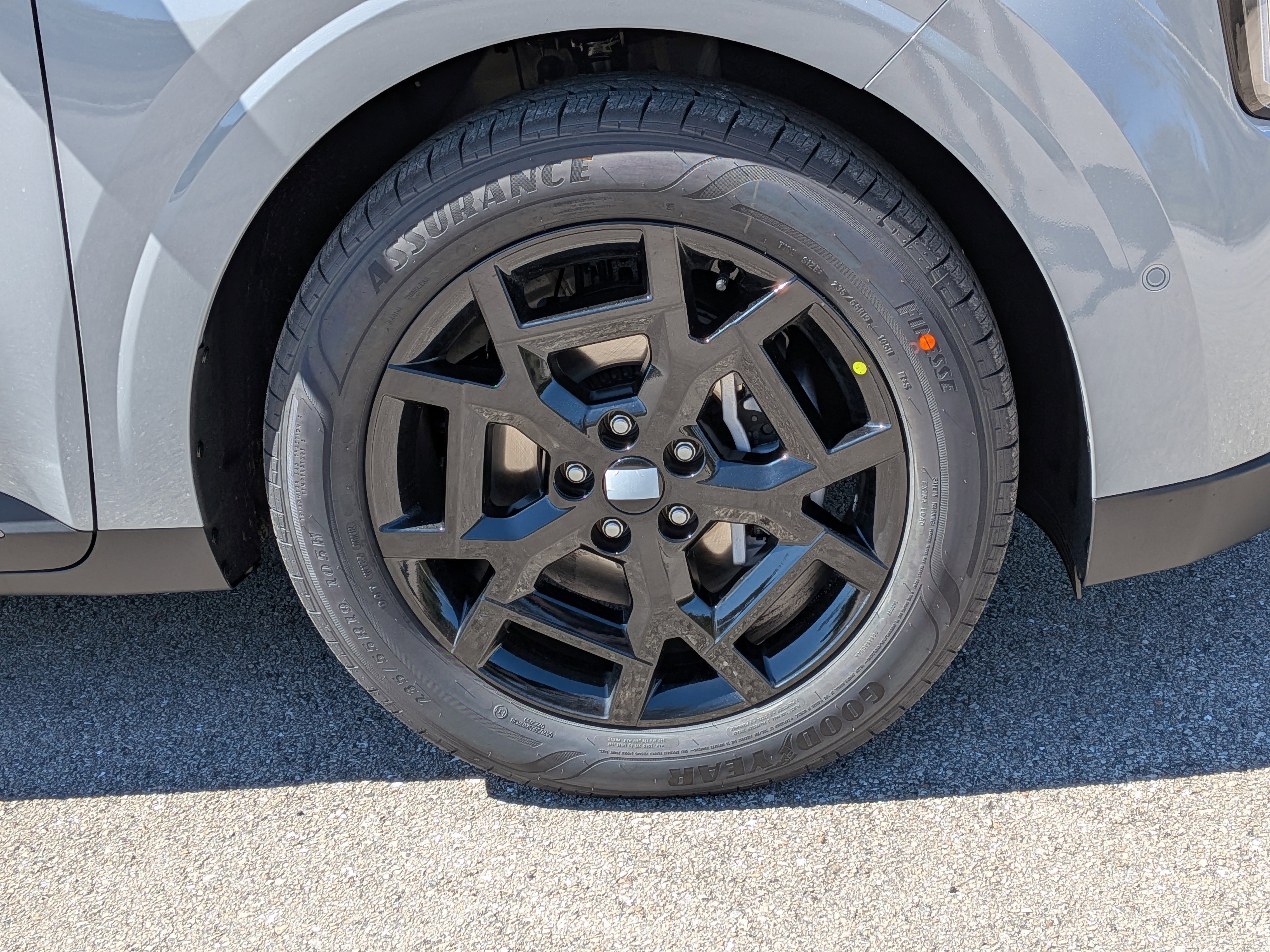 New 2026 Ceramic Silver Kia SX image 11