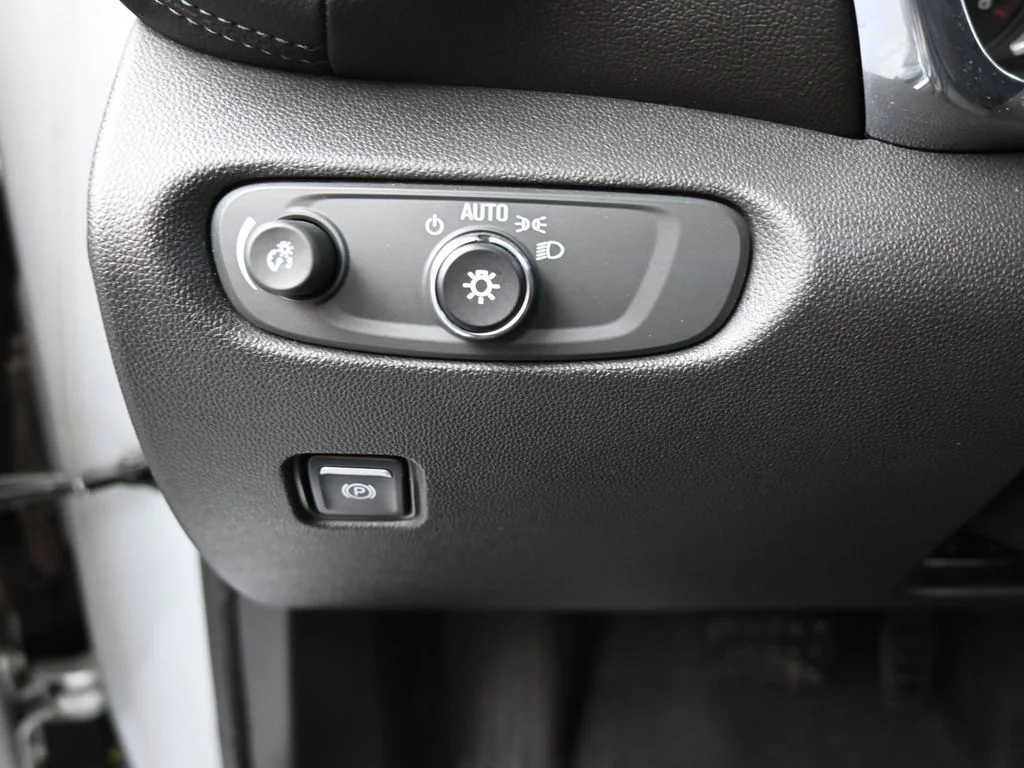 Used 2019 Silver Ice Metallic Chevrolet L image 16