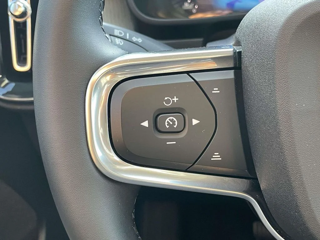 2026 Volvo XC40 Ultra - Photo 10