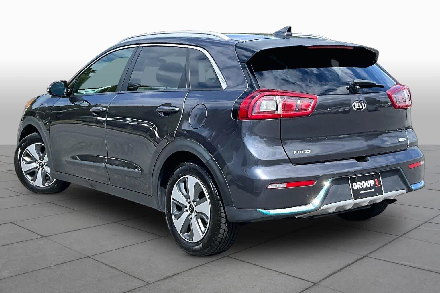 Used 2019 Platinum Graphite Kia EX image 12