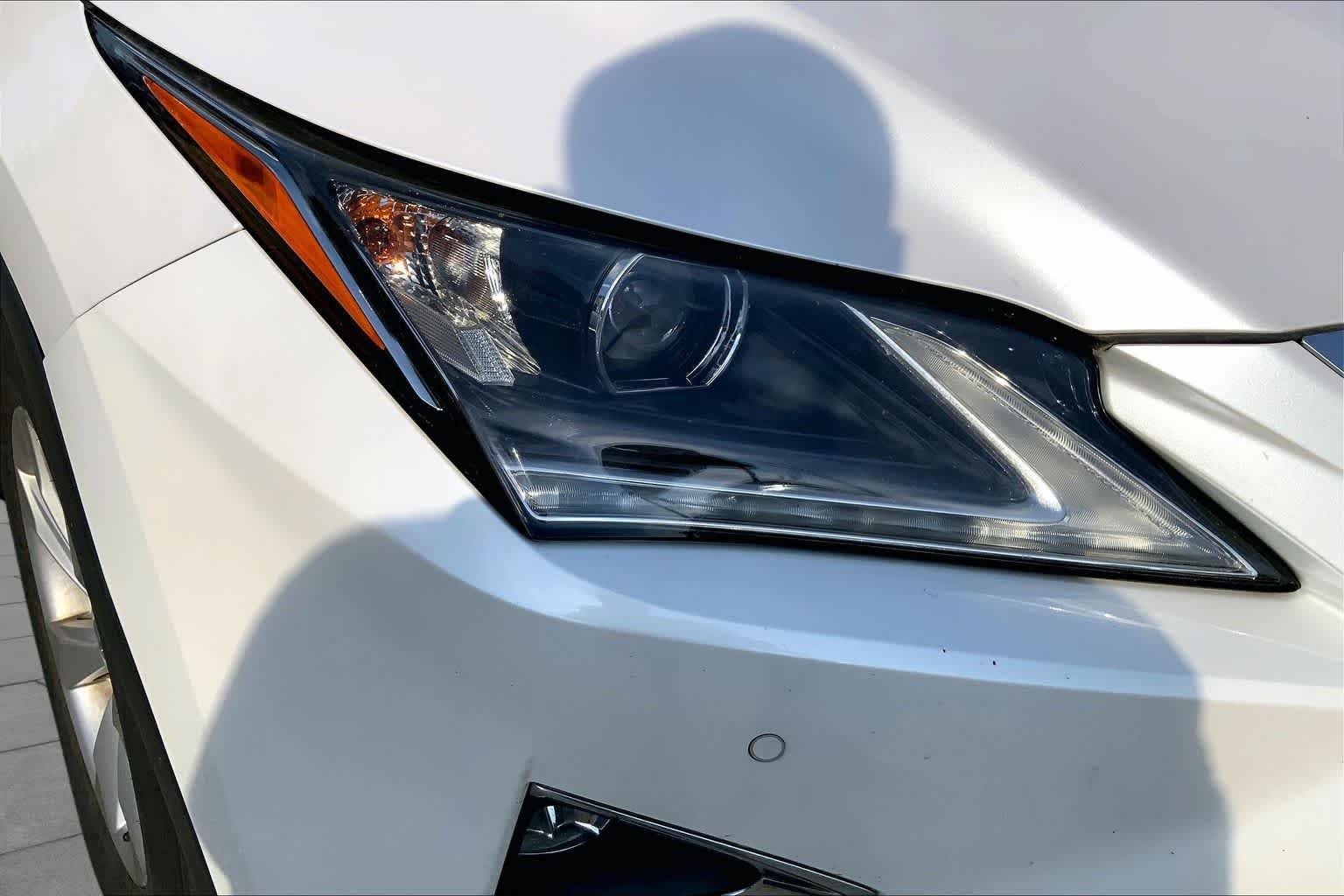 Used 2017 Eminent White Pearl Lexus  image 28