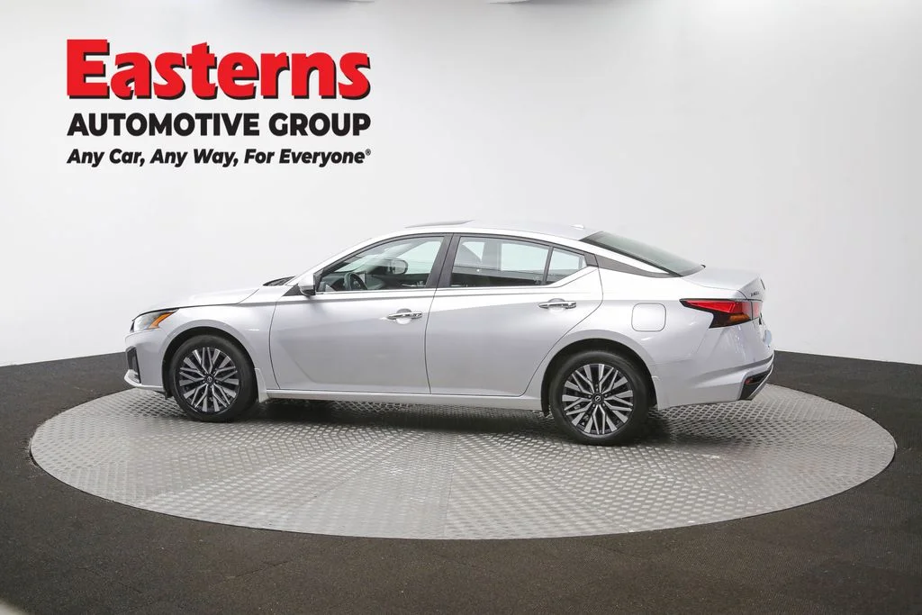 Used 2023 Silver Nissan 2.5 SV image 64