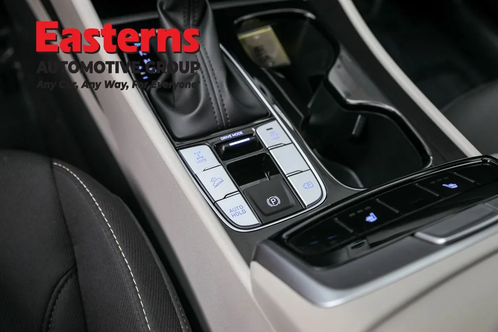 Used 2024 Gray Hyundai SEL image 21