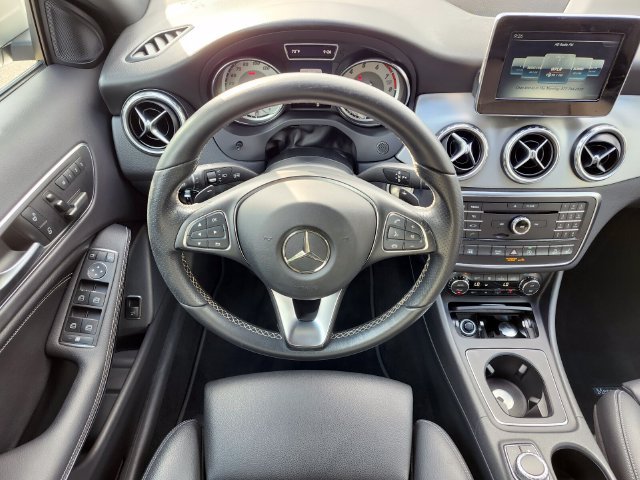 Used 2017 Silver Mercedes-Benz GLA 250 image 14